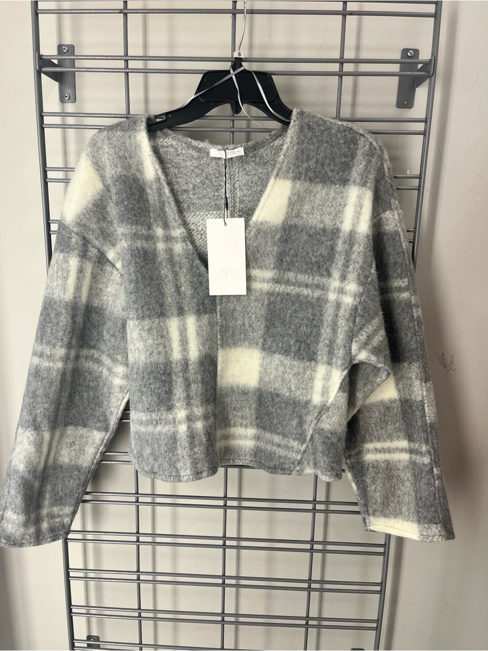 NWT Zara Gray & Cream Plaid V-Neck Sweater
